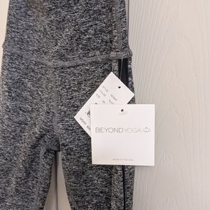 Beyond Yoga Heathered Grey Crop Leggings size XS